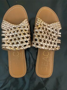 Beach by Matisse Aruba sandals in gold